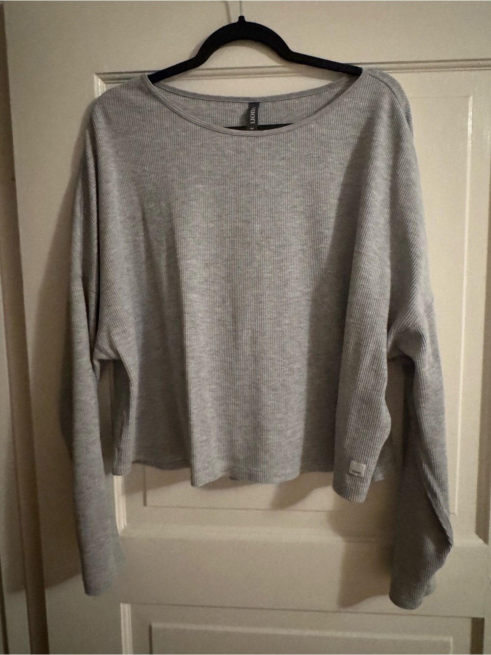 Vuori Women’s Cropped Waffle Knit Light Gray Long Sleeve Women's Top